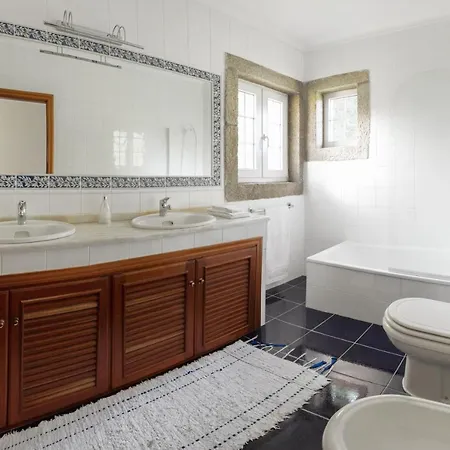 5 Bedrooms House With Private Pool Enclosed Garden And Wifi At 펜션